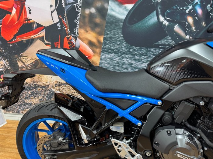 2023 Suzuki GSX-8S PEARL COSMIC BLUE