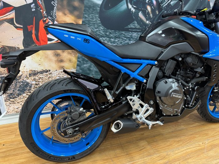 2023 Suzuki GSX-8S PEARL COSMIC BLUE