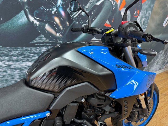 2023 Suzuki GSX-8S PEARL COSMIC BLUE