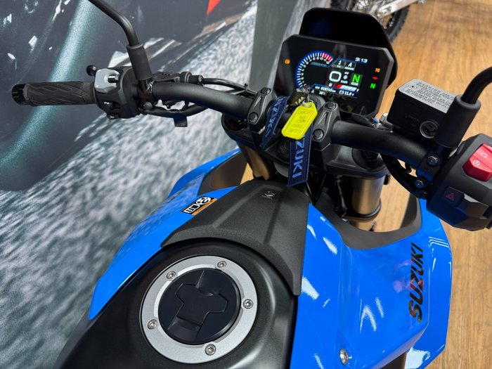 2023 Suzuki GSX-8S PEARL COSMIC BLUE