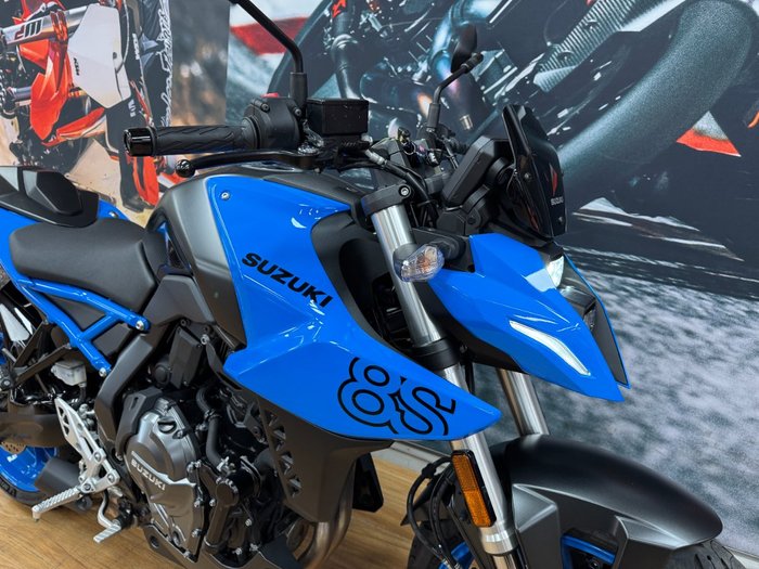 2023 Suzuki GSX-8S PEARL COSMIC BLUE