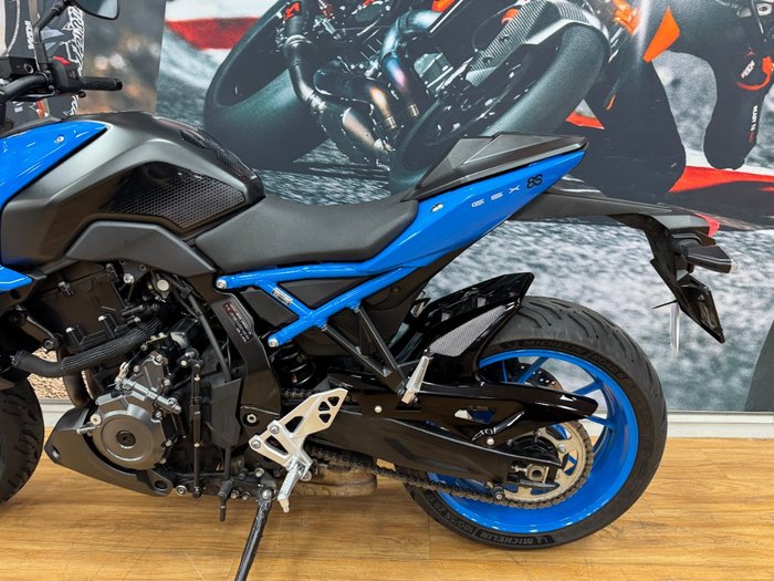 2023 Suzuki GSX-8S PEARL COSMIC BLUE