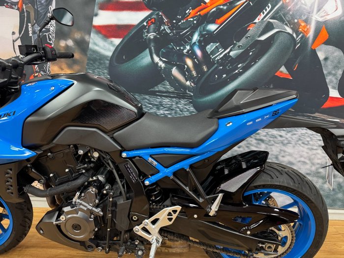 2023 Suzuki GSX-8S PEARL COSMIC BLUE