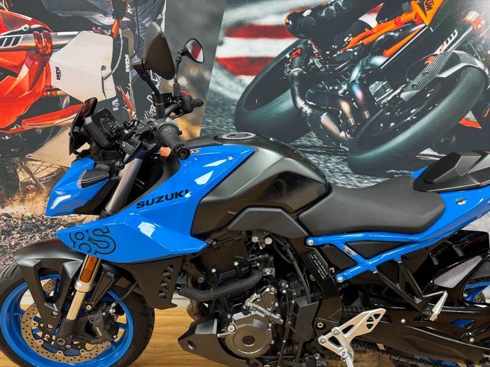 2023 Suzuki GSX-8S PEARL COSMIC BLUE