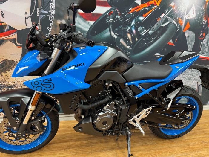2023 Suzuki GSX-8S PEARL COSMIC BLUE