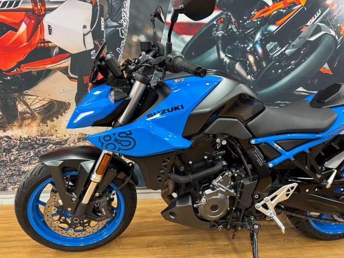 2023 Suzuki GSX-8S PEARL COSMIC BLUE