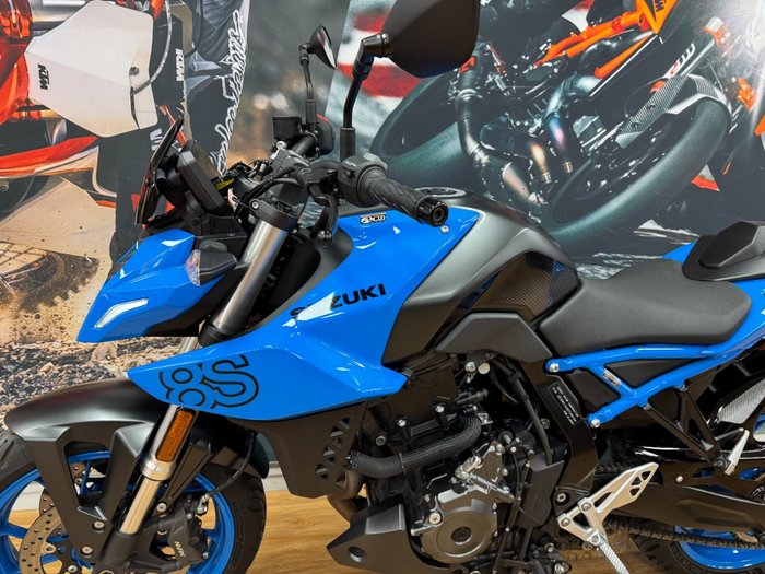 2023 Suzuki GSX-8S PEARL COSMIC BLUE
