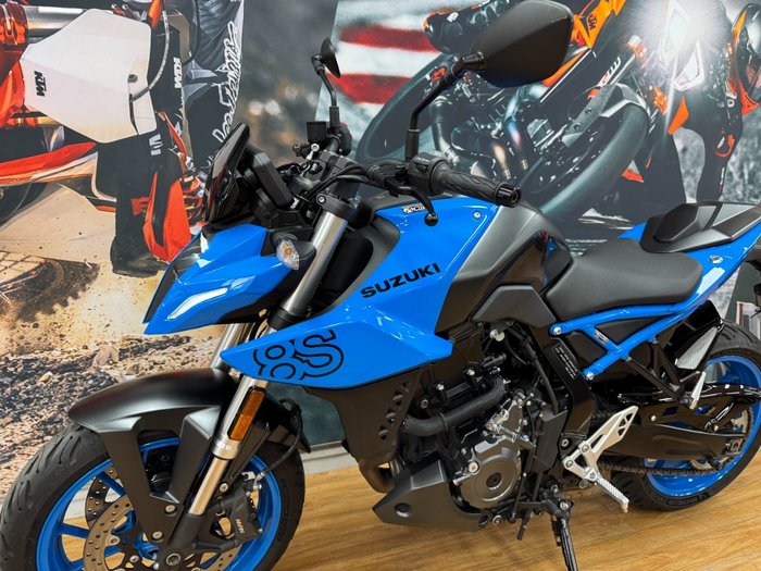 2023 Suzuki GSX-8S PEARL COSMIC BLUE
