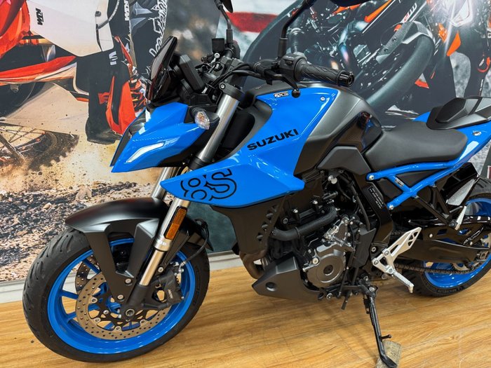 2023 Suzuki GSX-8S PEARL COSMIC BLUE