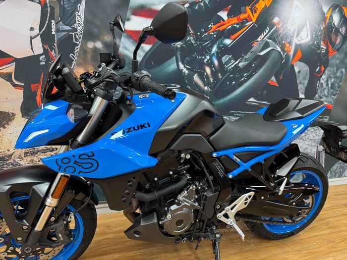 2023 Suzuki GSX-8S PEARL COSMIC BLUE