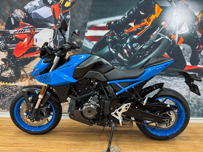 2023 Suzuki GSX-8S PEARL COSMIC BLUE
