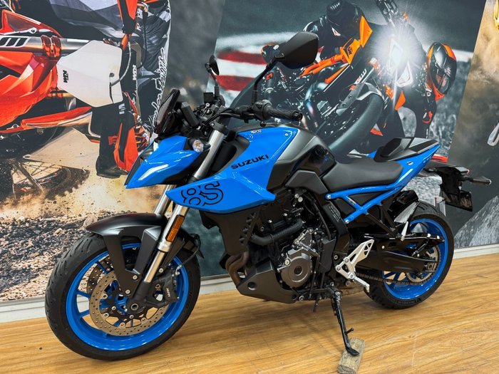 2023 Suzuki GSX-8S PEARL COSMIC BLUE