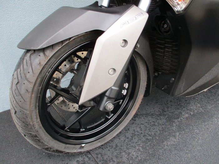 2018 Yamaha XMAX 300 (CZD300A) GREY
