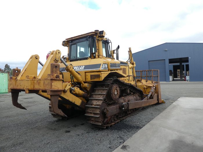 2005 CATREPILLAR D7r YELLOW