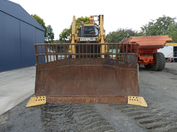 2005 CATREPILLAR D7r YELLOW