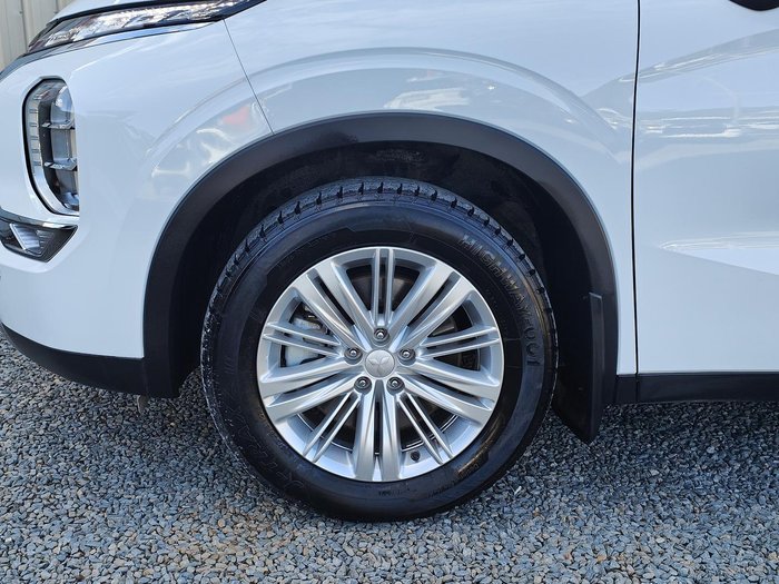 2022 Mitsubishi Outlander LS