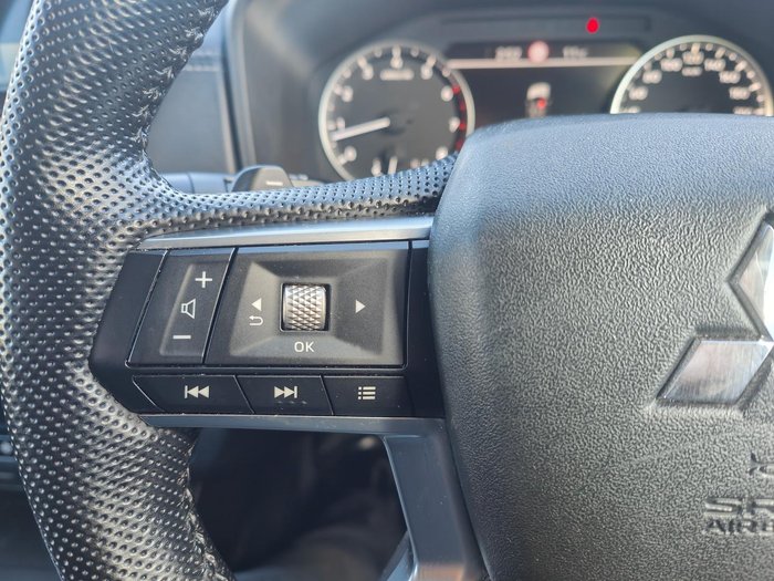 2022 Mitsubishi Outlander LS