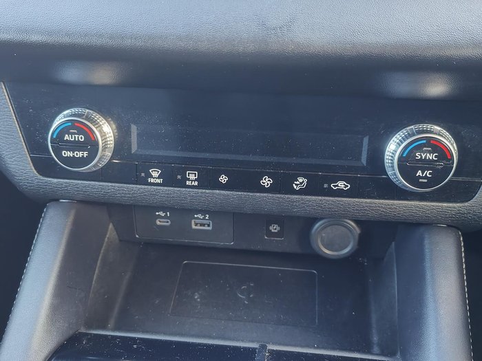 2022 Mitsubishi Outlander LS