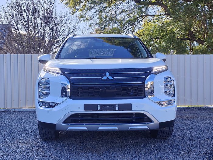 2022 Mitsubishi Outlander LS