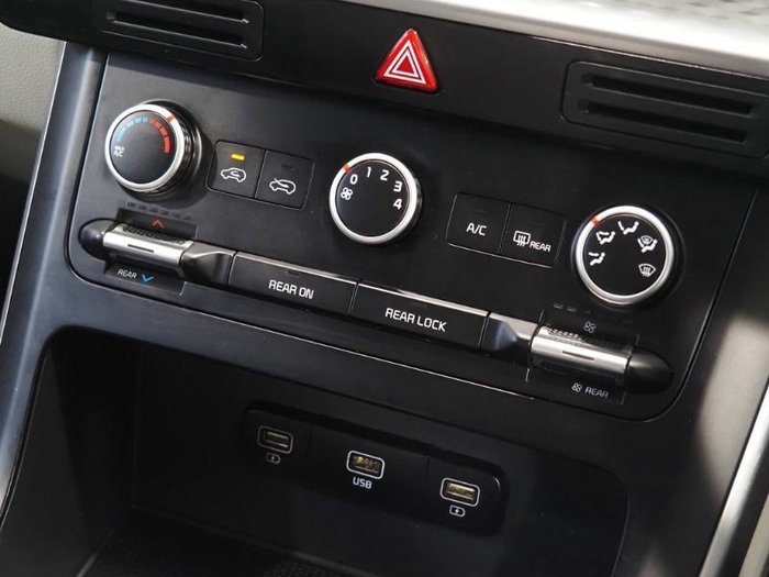 2021 Kia Carnival S