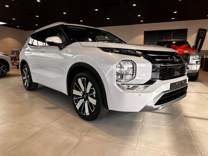 2025 Mitsubishi Outlander Exceed