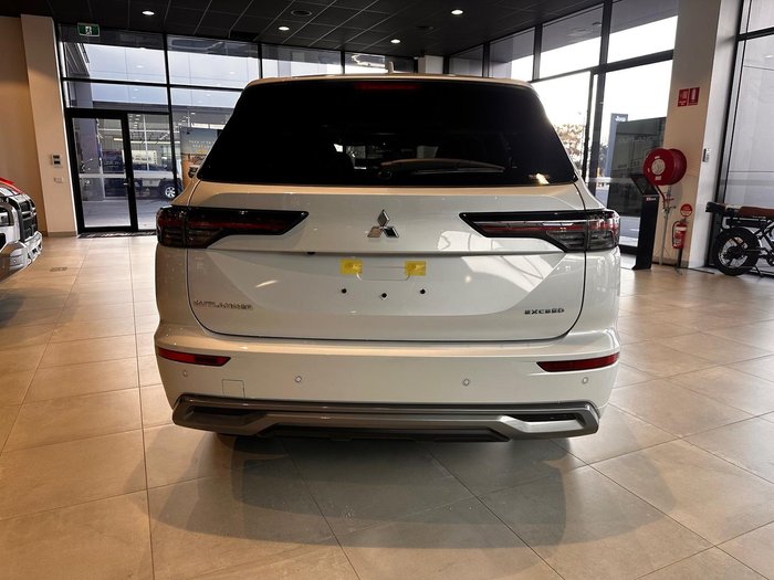 2025 Mitsubishi Outlander Exceed