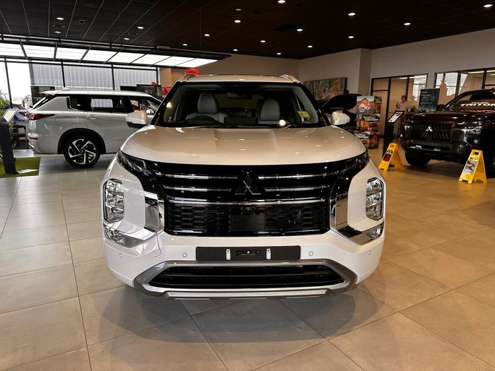 2025 Mitsubishi Outlander Exceed