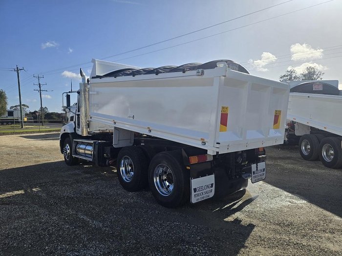 2016 Mack Granite White
