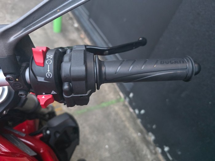2019 DUCATI MONSTER 821 RED
