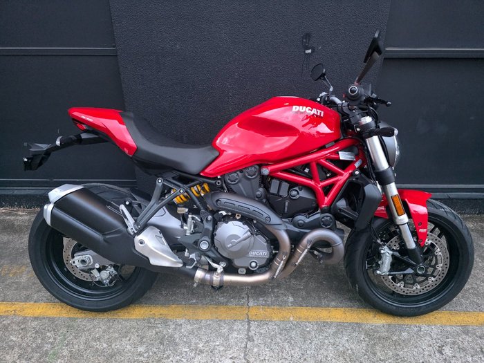 2019 DUCATI MONSTER 821 RED