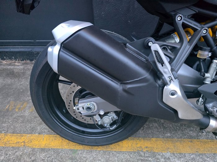 2019 DUCATI MONSTER 821 RED