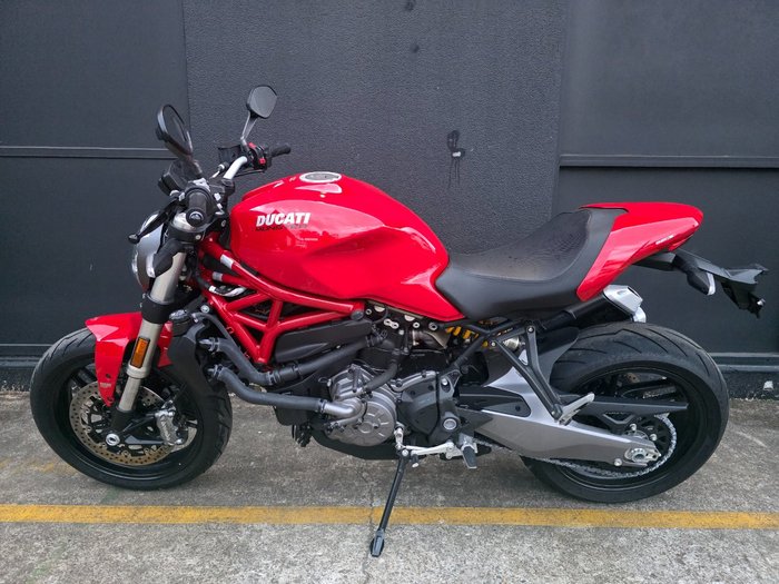 2019 DUCATI MONSTER 821 RED