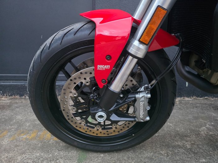 2019 DUCATI MONSTER 821 RED