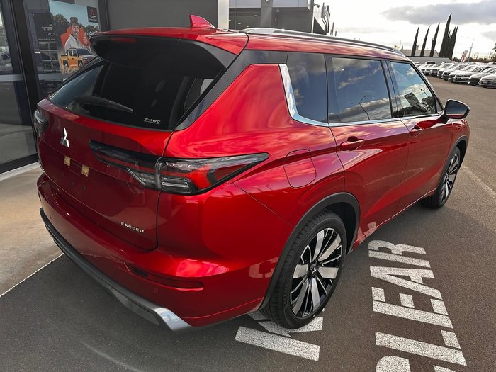 2025 Mitsubishi Outlander Exceed