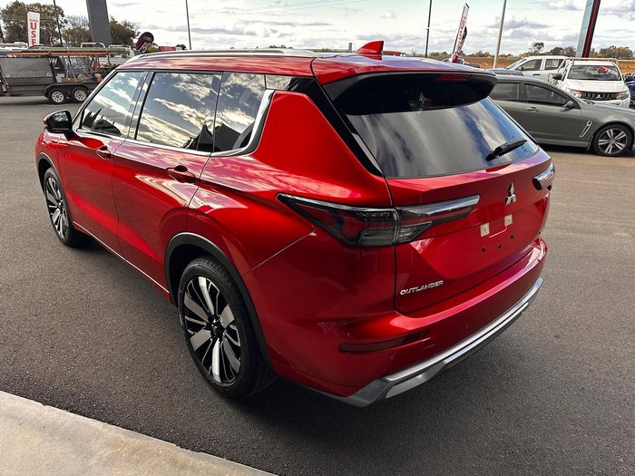 2025 Mitsubishi Outlander Exceed
