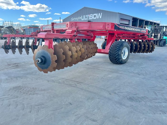 0 Serafin Tandem Hd 44 Plate Offset Disc 6.6M - Hydraulic Adjustable Gangs - Ex Demo RED