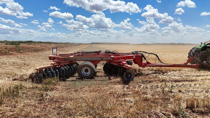0 SERAFIN TANDEM HD 44 PLATE OFFSET DISC 6.6m Hydraulic Adjustable Gangs EX DEMO RED