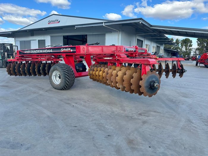 0 Serafin Tandem Hd 44 Plate Offset Disc 6.6M - Hydraulic Adjustable Gangs - Ex Demo RED