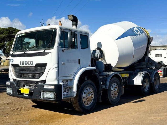 2014 Iveco Acco 2350 Cement Agi Truck