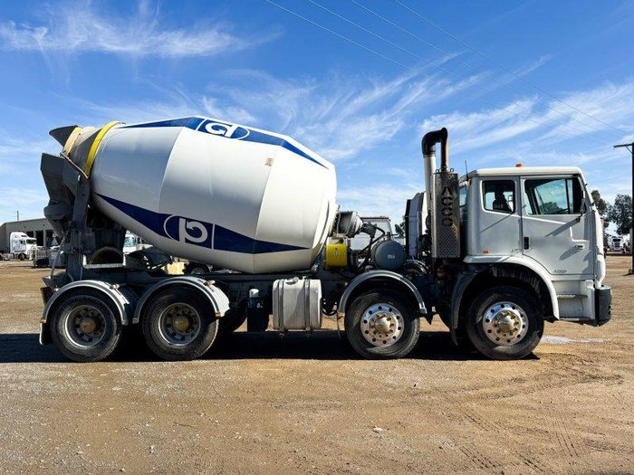 2014 Iveco Acco 2350 Cement Agi Truck