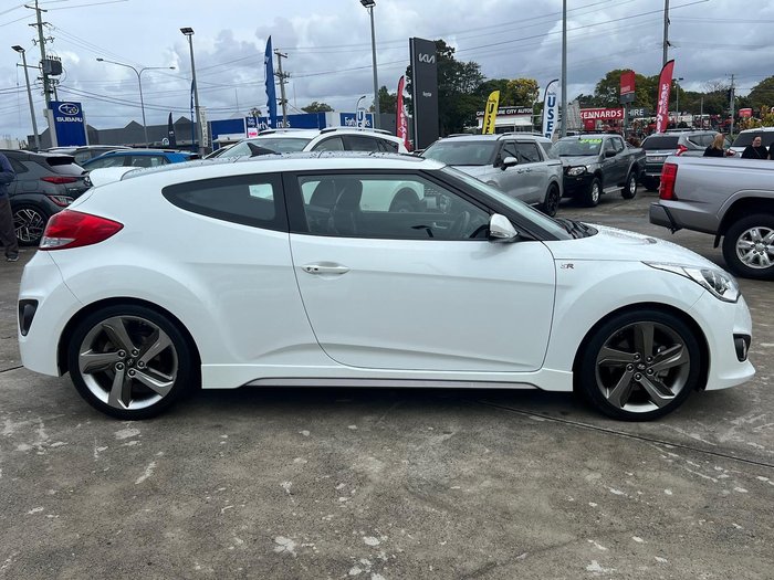 2012 Hyundai Veloster SR Turbo FS2 Crystal White