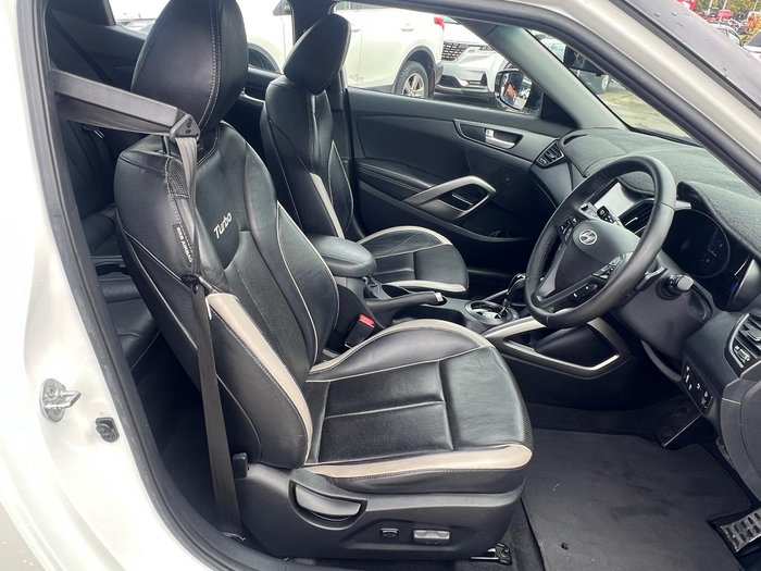 2012 Hyundai Veloster SR Turbo FS2 Crystal White
