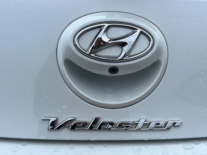 2012 Hyundai Veloster SR Turbo FS2 Crystal White