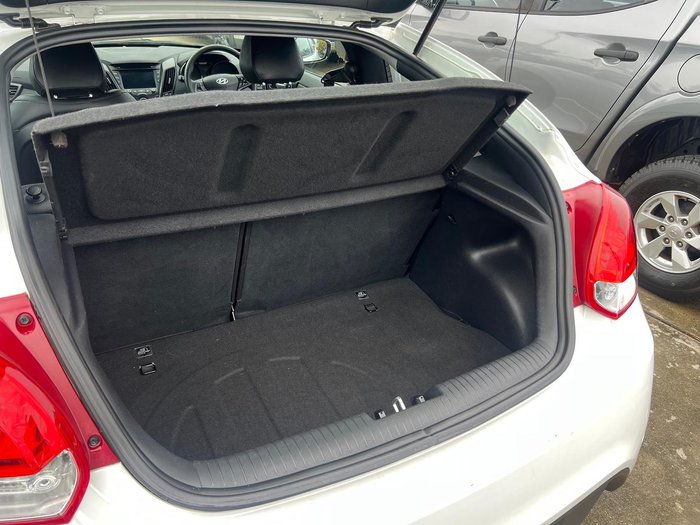 2012 Hyundai Veloster SR Turbo FS2 Crystal White