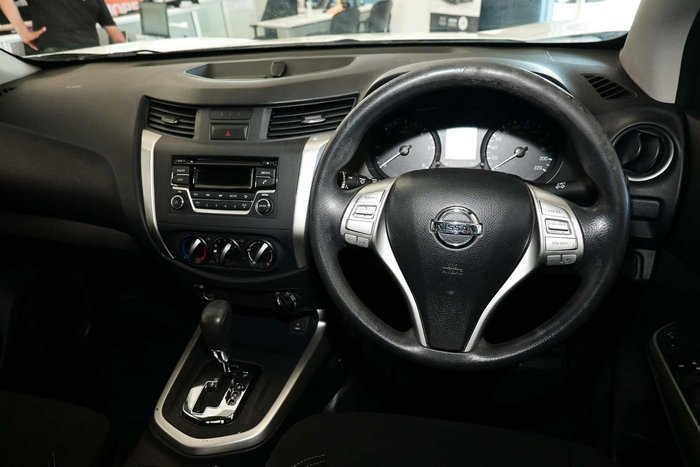 2017 Nissan Navara RX