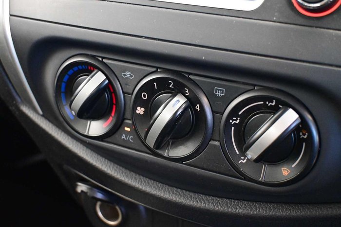 2017 Nissan Navara RX