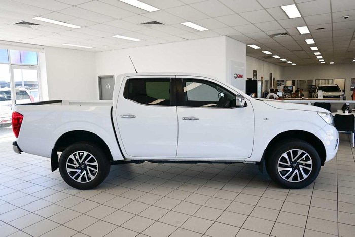 2017 Nissan Navara RX