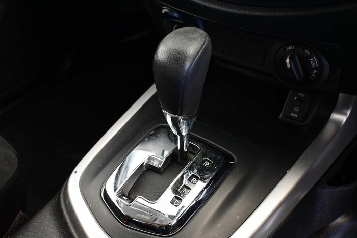 2017 Nissan Navara RX