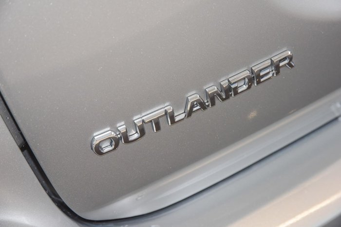 2020 Mitsubishi Outlander LS
