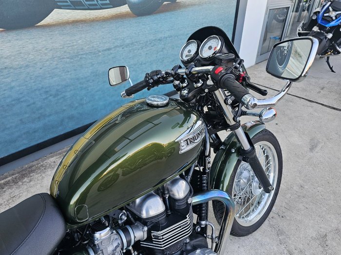 2015 Triumph THRUXTON 900 Green